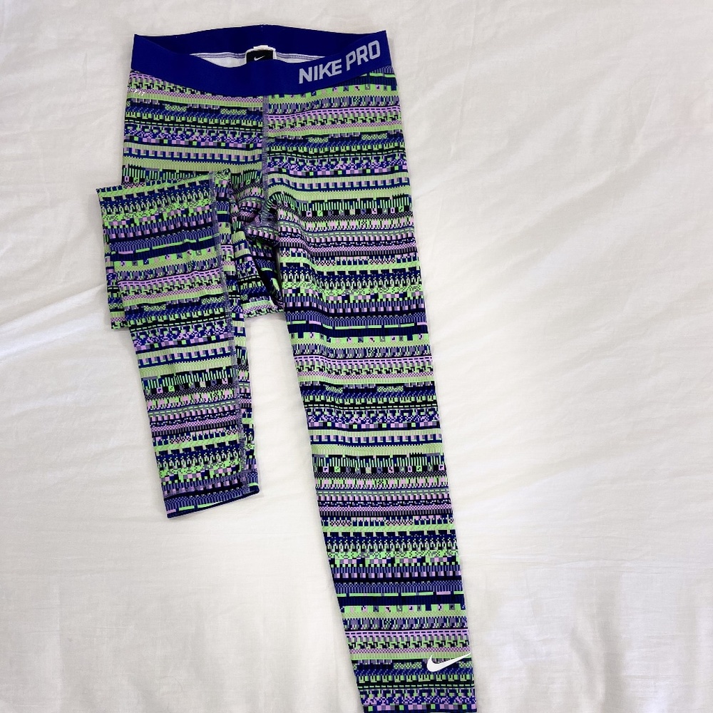 Nike Pro 8 bit Leggings